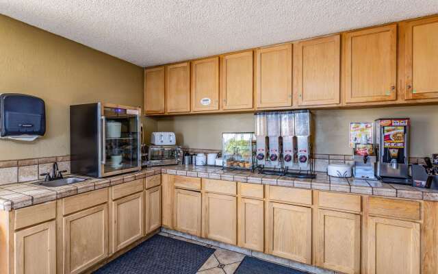 Rodeway Inn Farmington