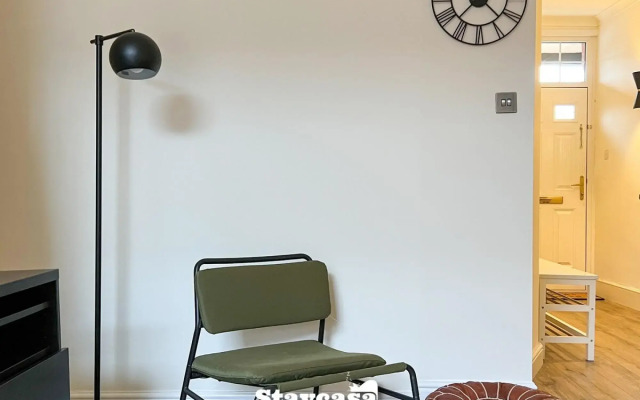Beautiful Stylish Family Home - Free Parking