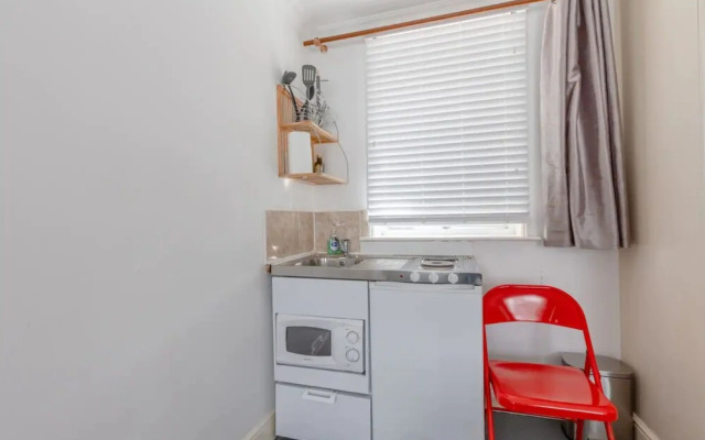 Cosy Self-contained Studio in Aldgate