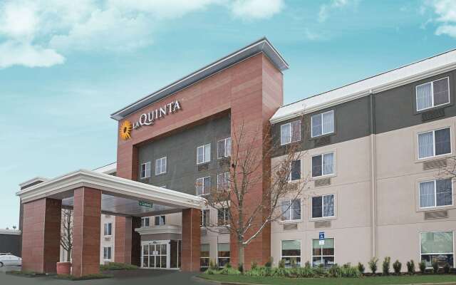 La Quinta Inn & Suites by Wyndham Detroit Utica