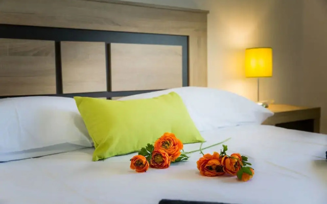Holidays2Torremolinos Apartamento de 3 dormitorios con terraza y piscina comunitaria