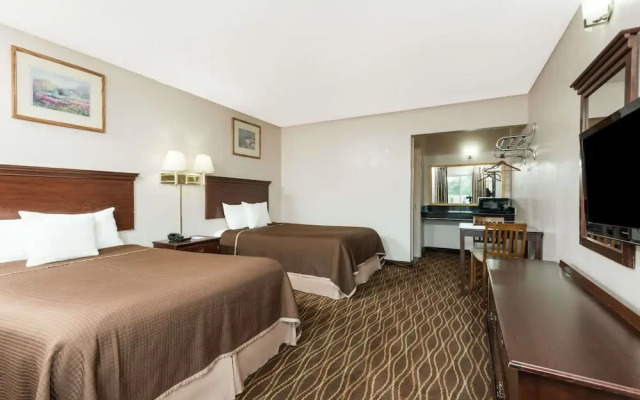 Howard Johnson Express - Springfield