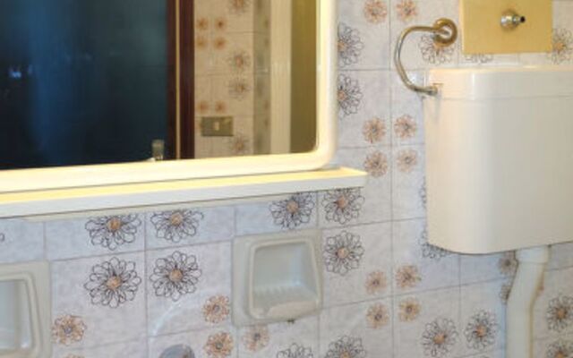 Ariston (LDJ470)
