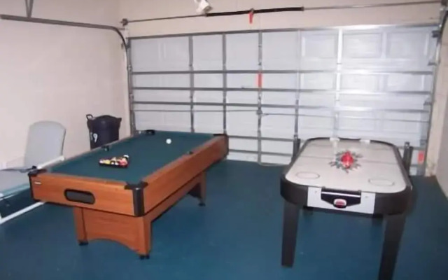 559 Sandy Ridge House 4 Bedroom by Florida Star