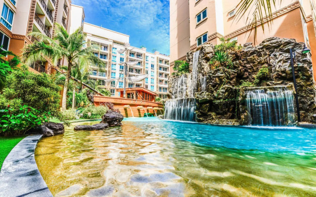 Atlantis Condo Resort by Natnarin