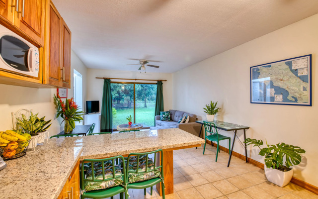 Golden Getaway Apartments