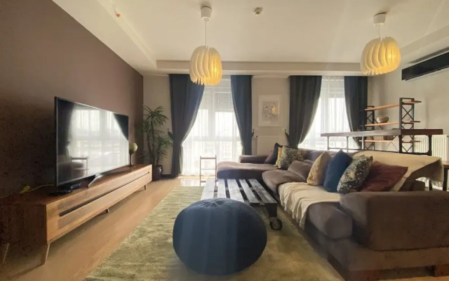Chic Residence Flat With Central Location In Sisli