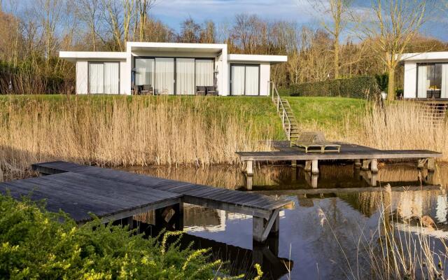 Prime Villa With Terrace and Jetty