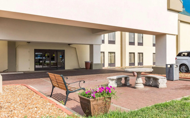 Comfort Inn Collinsville near St. Louis