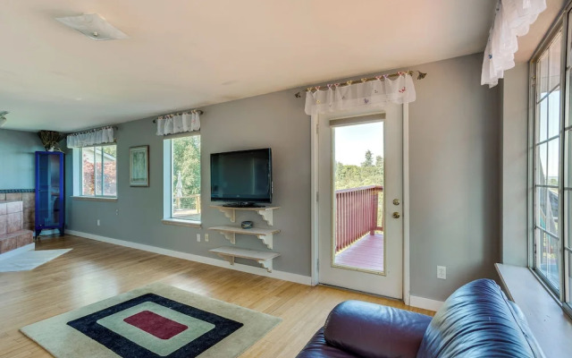 Federal Way Vacation Rental: Bay & Mountain Views!