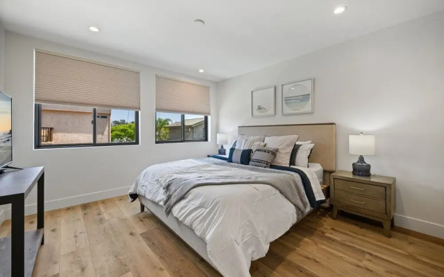 New Construction Luxury Home With Ocean View Rooftop Deck 815 4th by Redawning