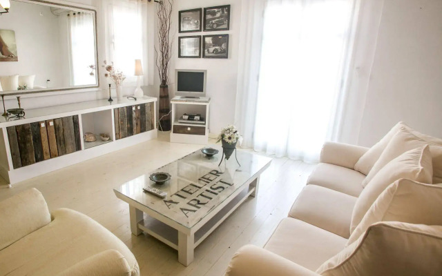 Tholaria Boutique Hotel