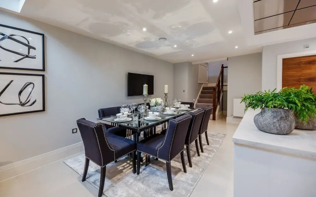 Palace Wharf Apartments