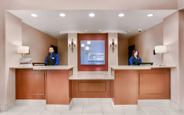 Holiday Inn Express & Suites Yuma by IHG