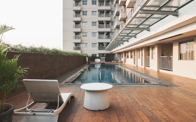 Great Deal And Homey 1Br Apartment Belmont Residence Puri