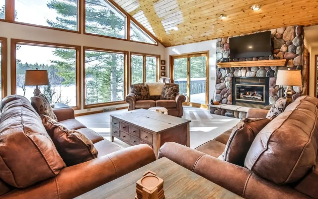 WhiteWoods Cove - 4 Br Home