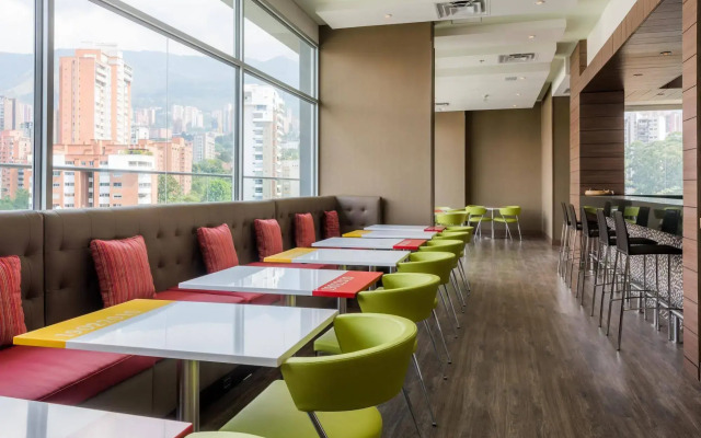 Hampton by Hilton Medellin