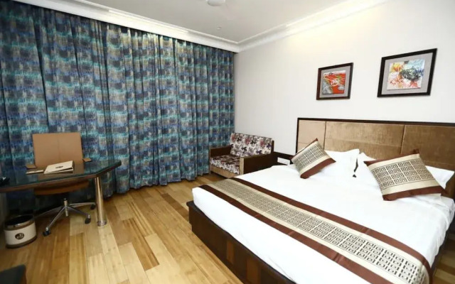 Hotel 18 Keys