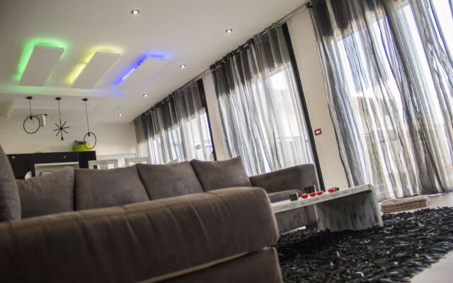 Limo's House