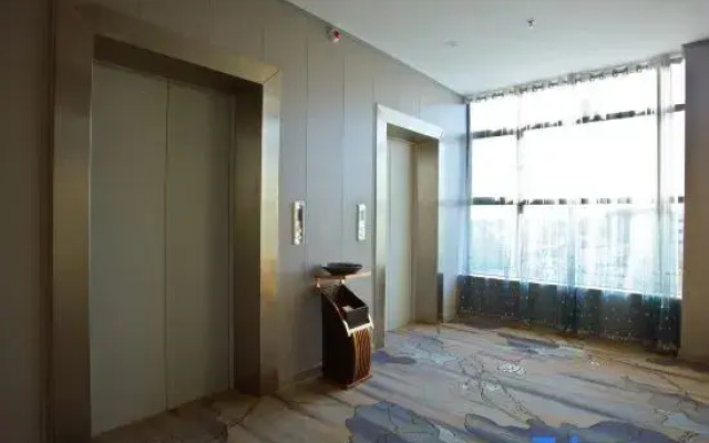 Queshan Nok Hotel