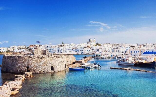 Seafront Brand New Studio in Little Venice of Paros