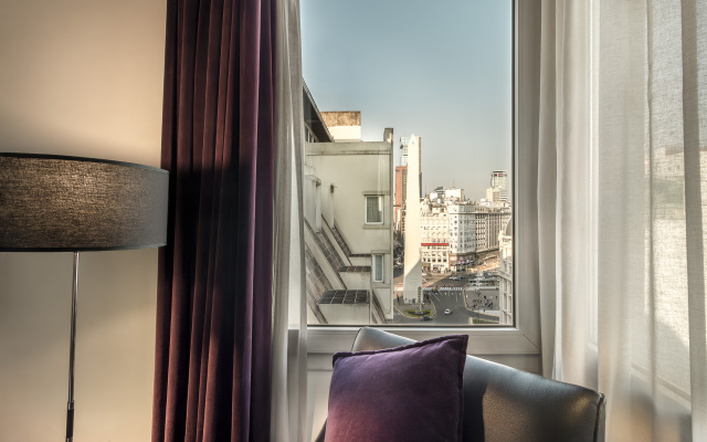 Broadway Hotel & Suites