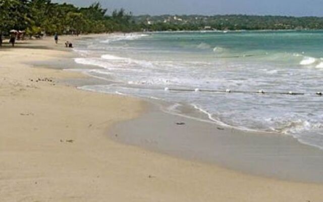 Secrets Cabins on Negril Beach