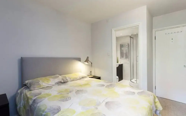 3 Bedroom Flat Near Whitechapel