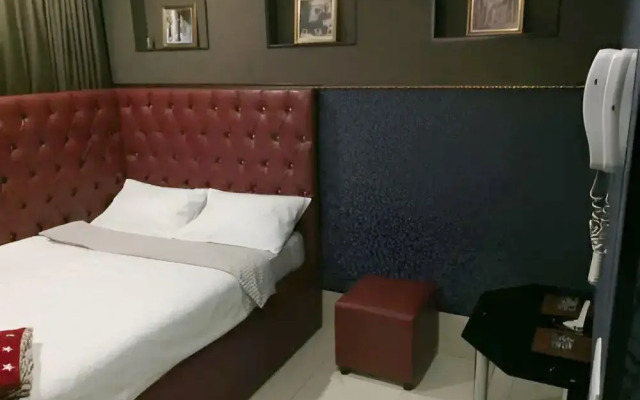 Rest Time Living Quarters