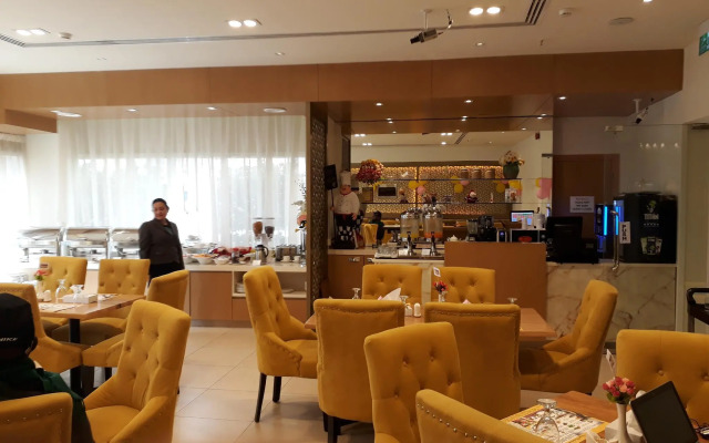 Royal Falcon Hotel