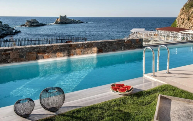 Made By The Sea Villas 8 Bdrm