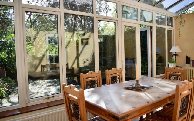Elegant 2 Bedroom Dublin Coach House