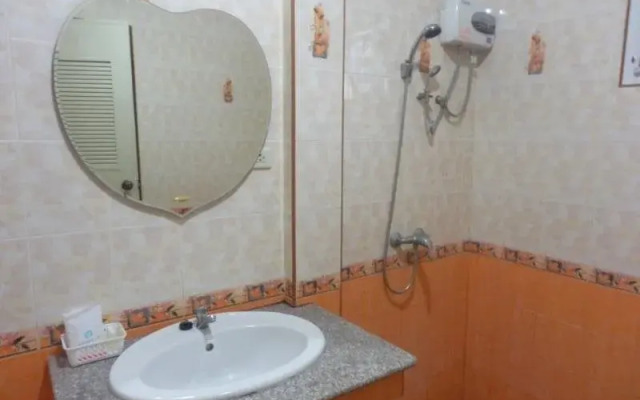 Diamond Village Bangsaray