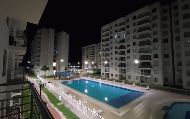 Hermoso apartamento con piscina (alberca).