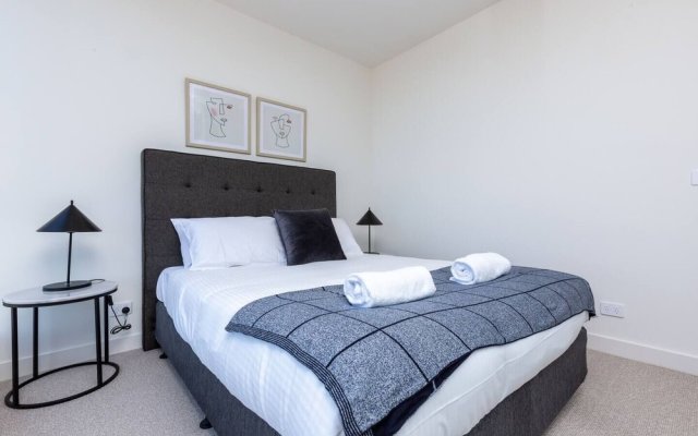 The Lively City 2bed 2 Bath APT @footscray