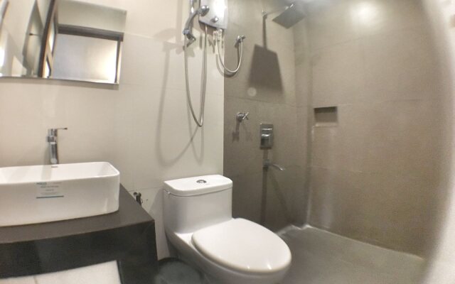 West Gate Hotel