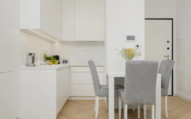 Modern With Parking by Renters Prestige