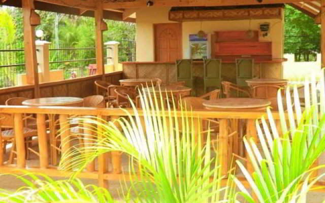 Alona 42 Resort