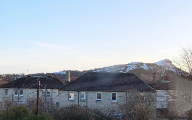 Maria- Bright and Modern City Center Apartment .