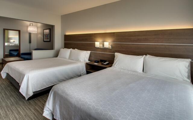 Holiday Inn Express & Suites Waukegan, an IHG Hotel