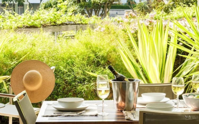 Secure 2bed Apartment in the Marina Carradale 002