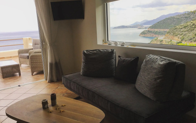 Blue Horizon Suites