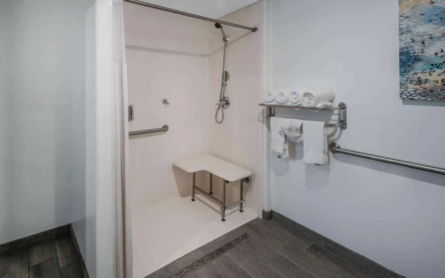 Days Inn by Wyndham Galt/Elk Grove South