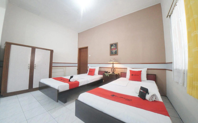 RedDoorz near Balai Kota Malang