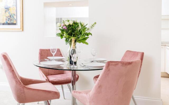 16 Lansdown -By Luxury Apartments