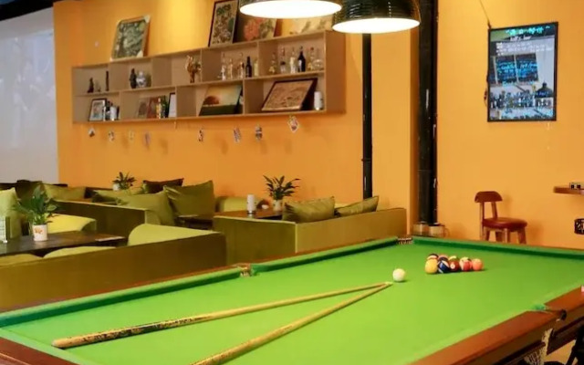 Alley Youth Hostel