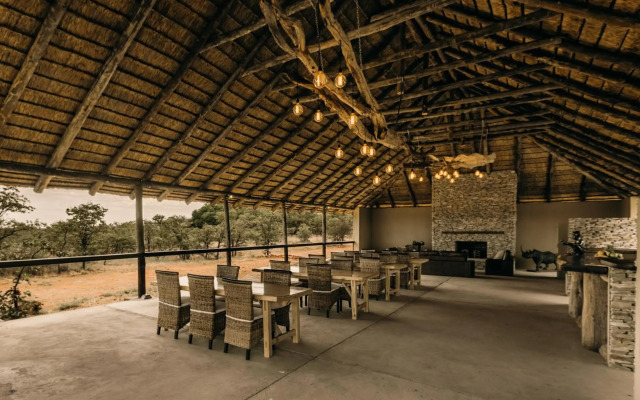 Mopane Bush Lodge