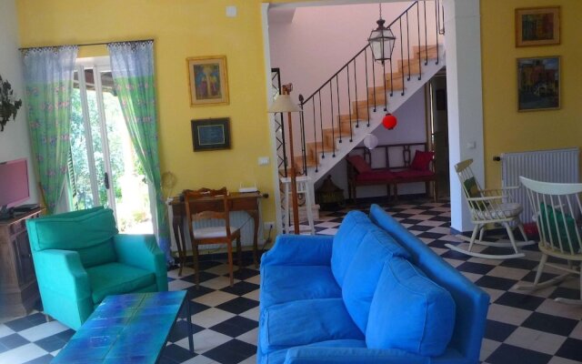 Cozy Holiday Home in Lerici near Sea