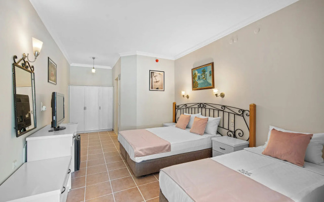 Alados Otel