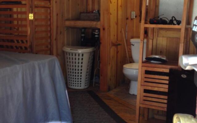 Cabins4Less - Sleeps 1 Only